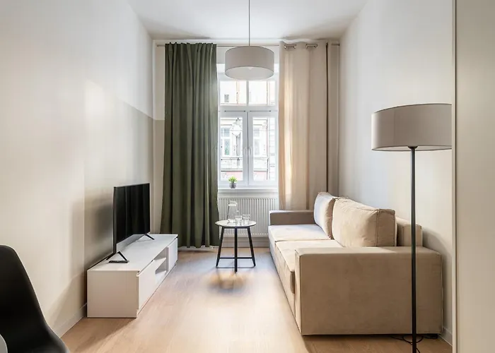 Rentplanet - Srodmiescie Daire *