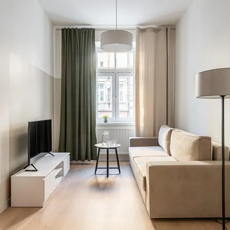 Rentplanet - Srodmiescie Διαμέρισμα *