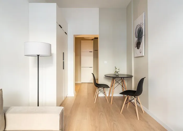 Rentplanet - Srodmiescie Apartment